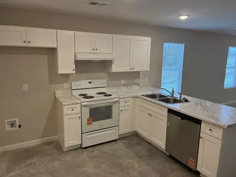 Kitchen - 990 Par Ave, Memphis, TN 38127 photo 2 of 3