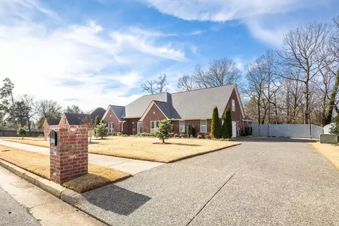 2705 Morning Sun Rd, Cordova, TN 38016
