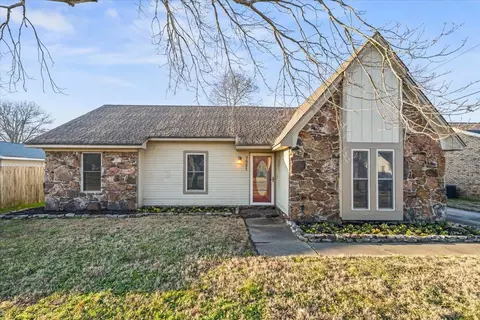 7821 Hickory Meadow Rd, Millington, TN 38053