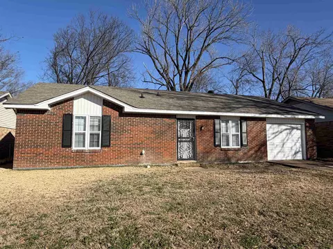 6302 Leamont Dr, Millington, TN 38053