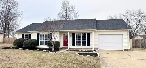 870 Sir Lionel St, Dyersburg, TN 38024