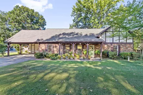 2623 Surrey Wood Dr, Bartlett, TN 38134
