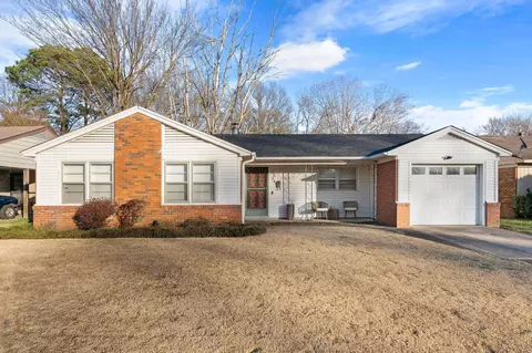 1534 Ivy Rd, Memphis, TN 38117