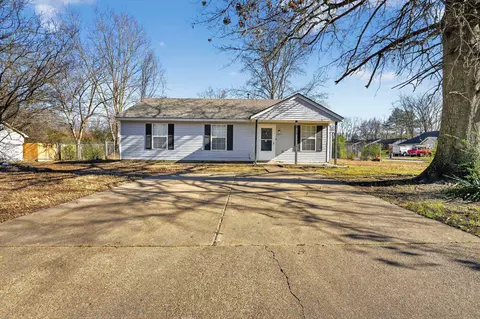 3864 Black Forest Dr, Memphis, TN 38128