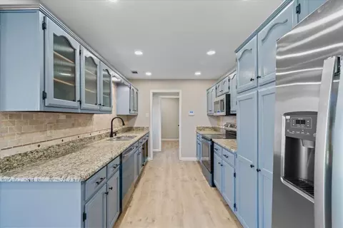 300 Mysen Dr, Cordova, TN 38018