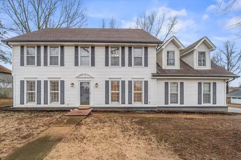 2814 Morning Woods Dr, Memphis, TN 38016