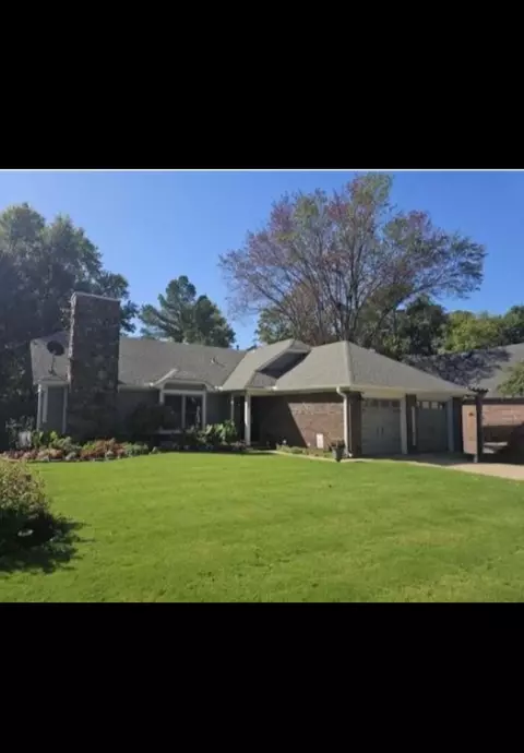 6295 Barwick Dr, Bartlett, TN 38134