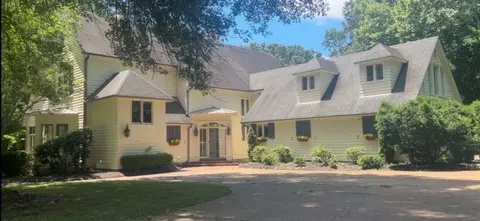 1025 Timberlake Dr E, Cordova, TN 38018