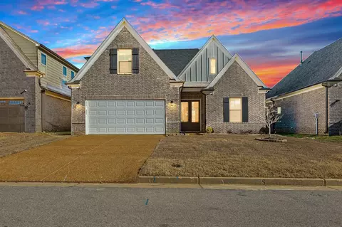 125 Briar Hollow Ln, Oakland, TN 38060
