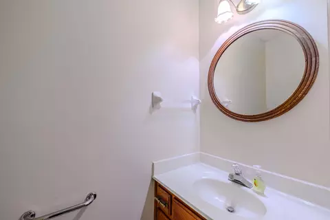Bath - 3290 Neil Dr, Bartlett, TN 38134 photo 1 of 3