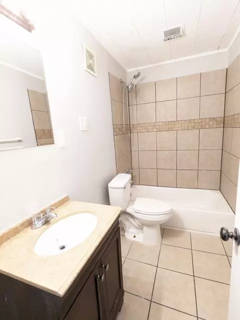 Bath - 3733 Brompton Ave, Memphis, TN 38118 photo 1 of 3