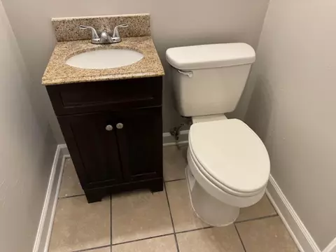 Bath - 3733 Brompton Ave, Memphis, TN 38118 photo 2 of 3