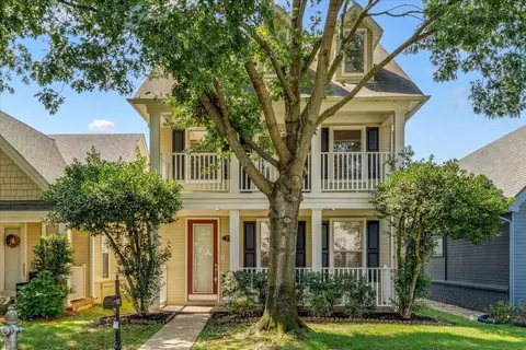 275 Island Village Dr, Memphis, TN 38103