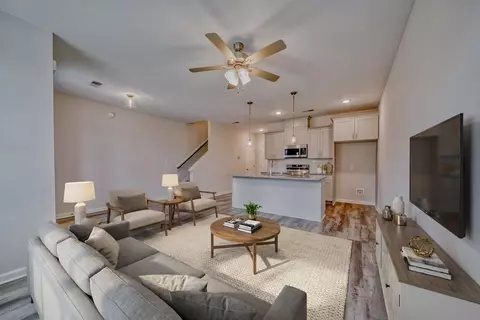 Living - 200 E Washington Ave, Covington, TN 38019 photo 2 of 5