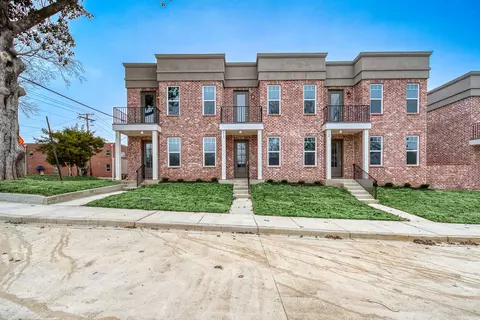 Exterior - 200 E Washington Ave, Covington, TN 38019 photo 2 of 10
