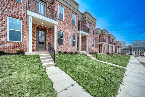 Exterior - 212 E Washington Ave, Covington, TN 38019 photo 2 of 5
