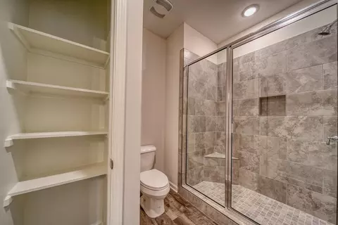 Bath - 272 E Washington Ave, Covington, TN 38019 photo 4 of 4