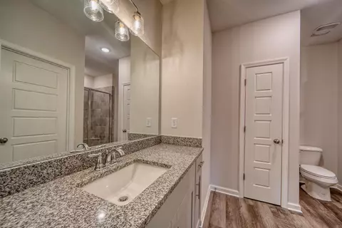 Bath - 272 E Washington Ave, Covington, TN 38019 photo 3 of 4