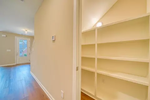 Entry Way - 248 E Washington Ave, Covington, TN 38019 photo 2 of 4