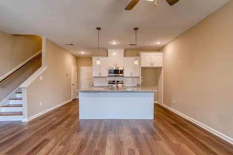 Living - 284 E Washington Ave, Covington, TN 38019 photo 7 of 7