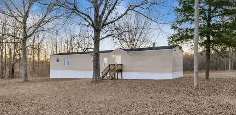 1505 Oak Hill Rd, Bolivar, TN 38008