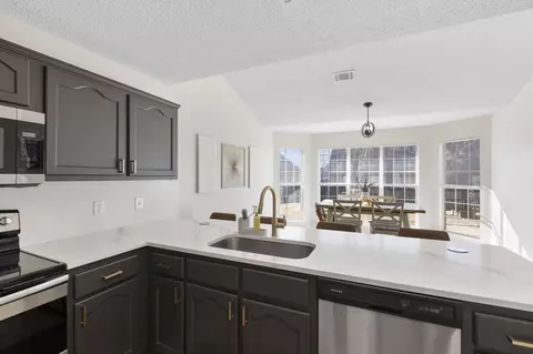 Kitchen - 6411 E Sandbourne Dr, Olive Branch, MS 38654 photo 2 of 3