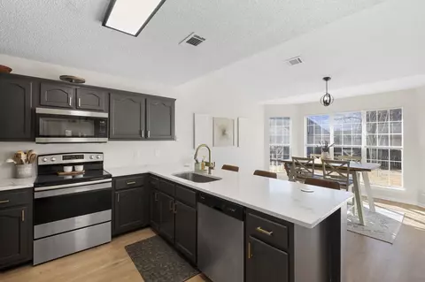 Kitchen - 6411 E Sandbourne Dr, Olive Branch, MS 38654 photo 1 of 3