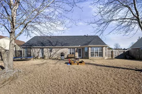 Exterior - 6411 E Sandbourne Dr, Olive Branch, MS 38654 photo 5 of 6