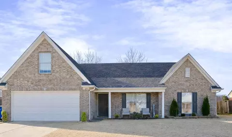 Exterior - 6411 E Sandbourne Dr, Olive Branch, MS 38654 photo 2 of 6
