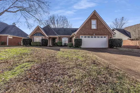 7563 Cordova Club Dr E, Cordova, TN 38018