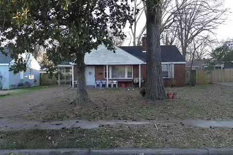 3965 Canterbury Dr, Memphis, TN 38122
