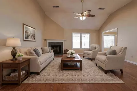 8594 Timber Creek Dr, Cordova, TN 38018