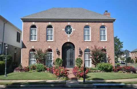 9945 Westwood Manor Dr, Germantown, TN 38139