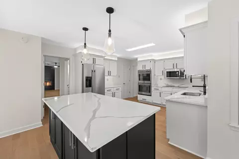 1353 Cattail Cv, Germantown, TN 38138