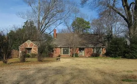 4286 Poplar Ave, Memphis, TN 38117