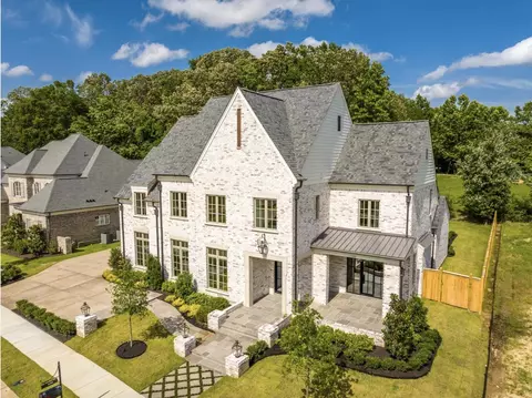 650 Bushchat Ln, Collierville, TN 38017