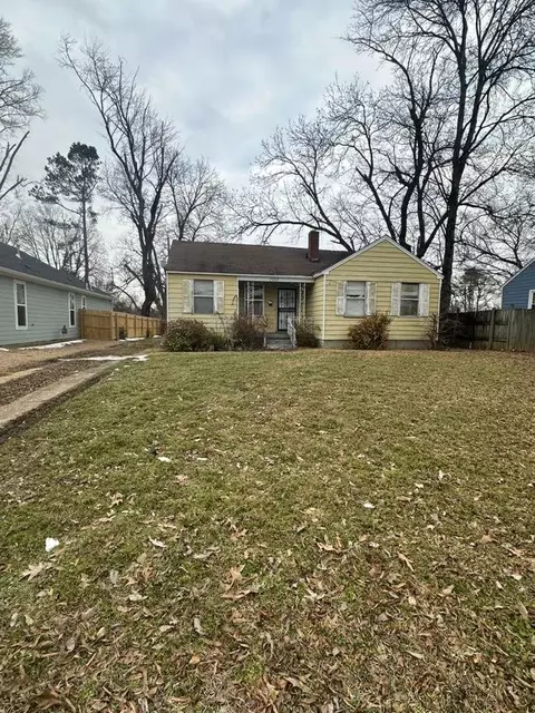 2002 Cloverdale Dr, Memphis, TN 38114