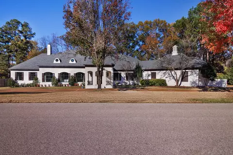 5352 N Clover Dr, Memphis, TN 38120