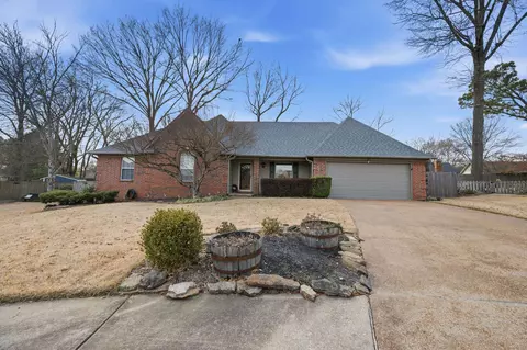 Exterior - 307 John Cv, Collierville, TN 38017 photo 2 of 9