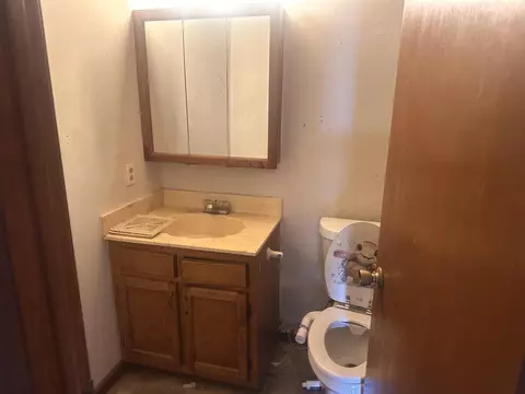 Bath - 605 Junior Dr, Covington, TN 38019 photo 2 of 3