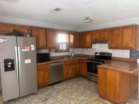Kitchen - 605 Junior Dr, Covington, TN 38019 photo 1 of 1