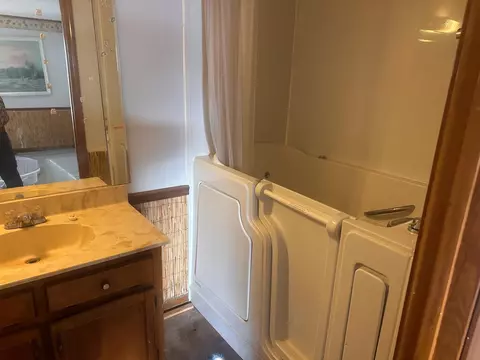 Bath - 605 Junior Dr, Covington, TN 38019 photo 1 of 3