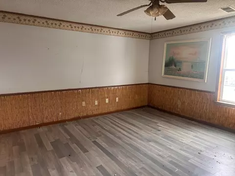 Living - 605 Junior Dr, Covington, TN 38019 photo 4 of 4