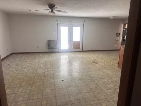 Living - 605 Junior Dr, Covington, TN 38019 photo 1 of 4