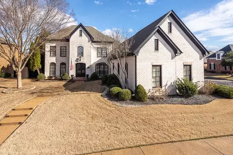 2796 Old Course Dr, Collierville, TN 38017