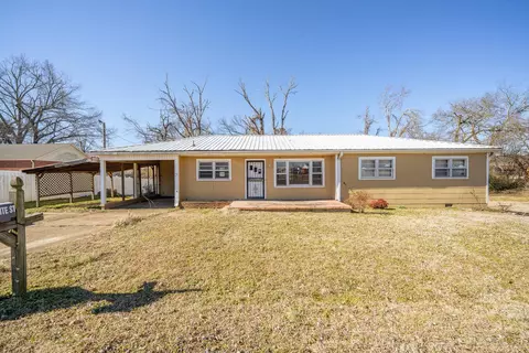 60 White St, Savannah, TN 38372