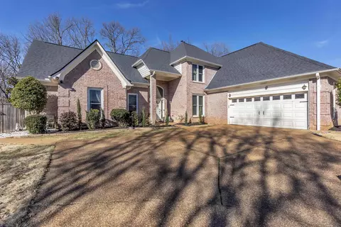 9694 Leeward Slopes Dr, Lakeland, TN 38002