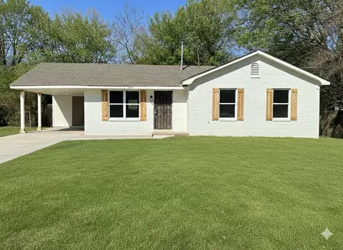 3646 Ridgemont Rd, Memphis, TN 38128