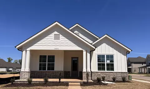 10236 Louanne Dr, Collierville, TN 38017
