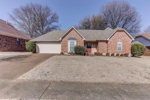 6384 Richfield Dr, Bartlett, TN 38134
